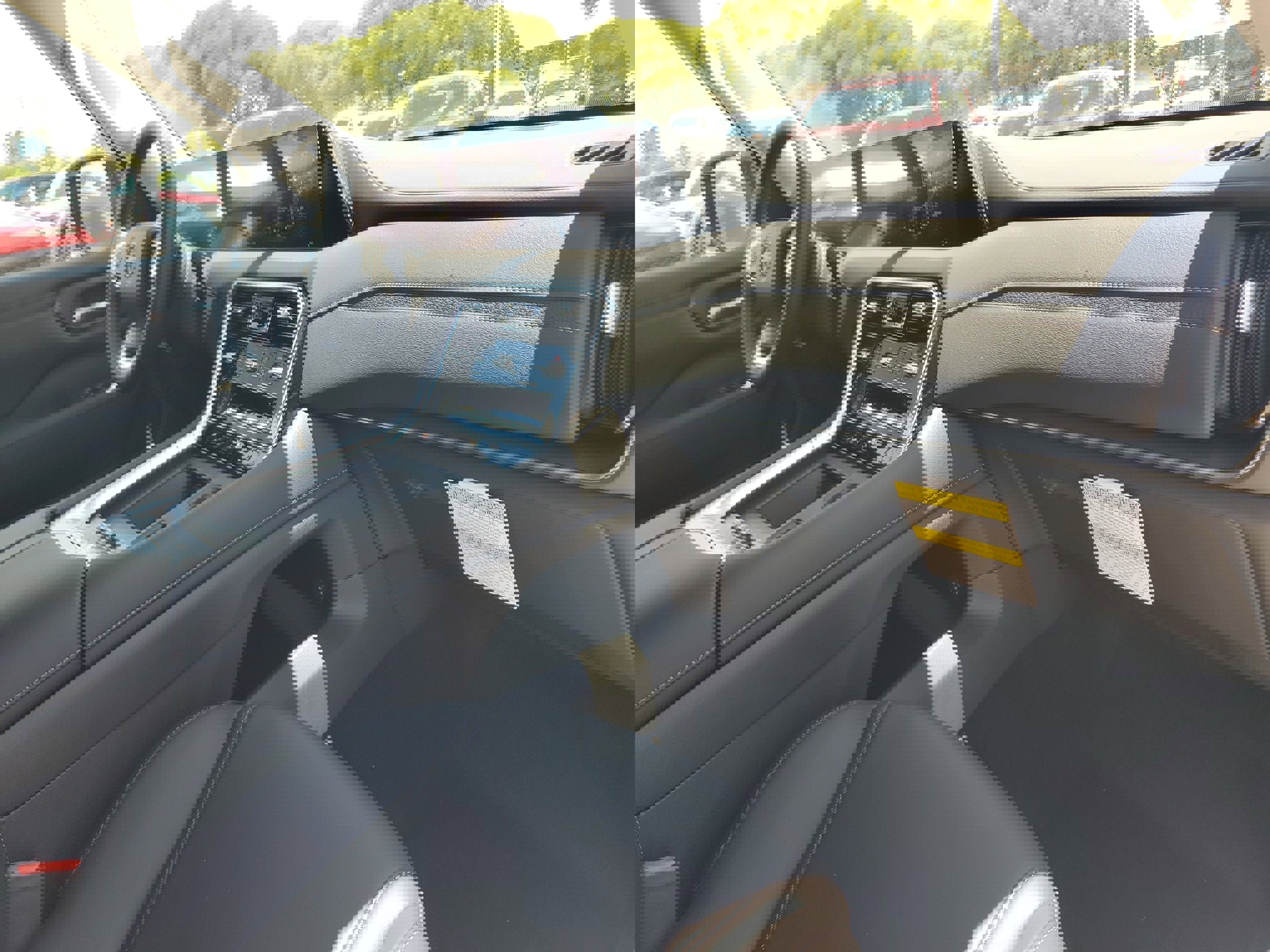 New 2025 Nissan Armada SV image 9