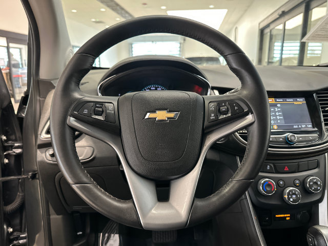 Used 2018 Chevrolet Trax LT w/ Driver Confidence Package FWD image 17
