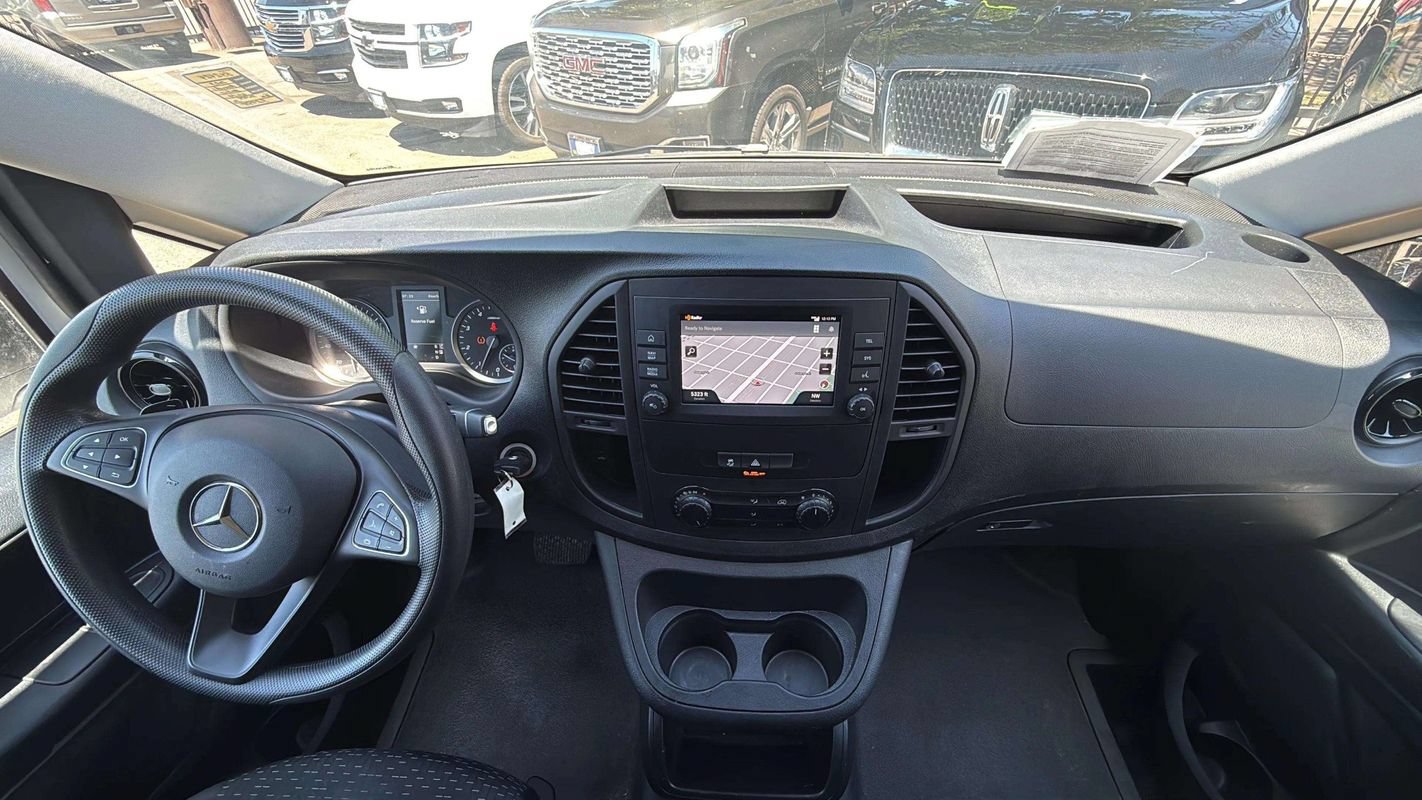 Used 2023 Mercedes-Benz Metris image 10