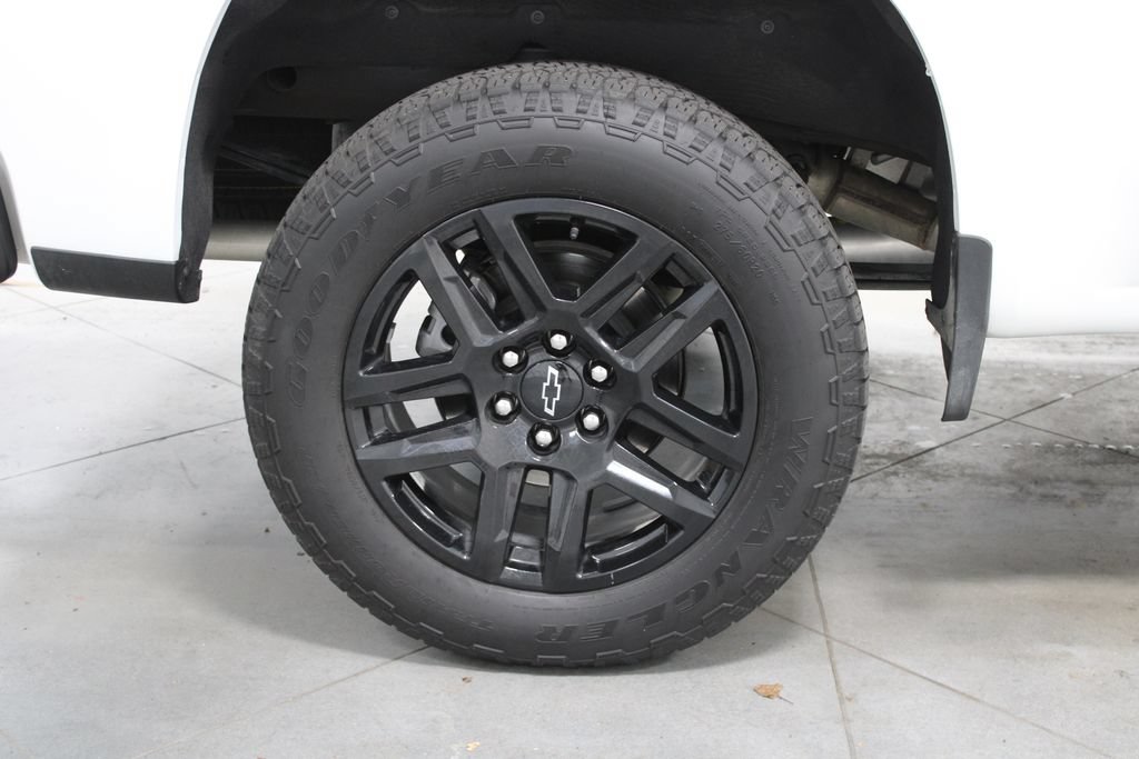 Used 2025 Chevrolet Silverado 1500 LT Trail Boss w/ LT Trail Boss Premium Package AWD/4WD image 17