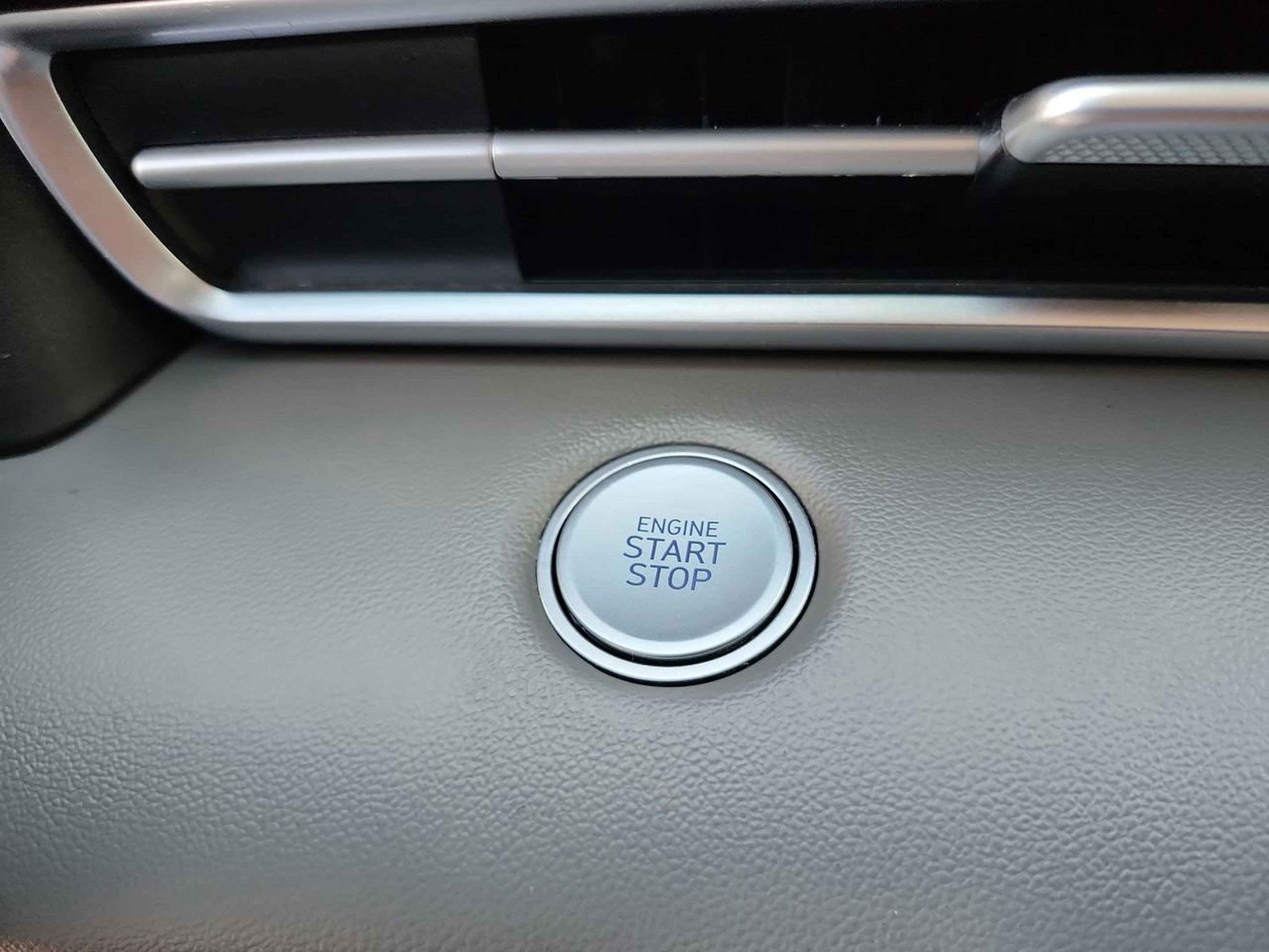 Certified 2023 Hyundai Elantra SEL image 28