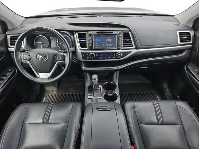 Used 2019 Toyota Highlander SE FWD image 9