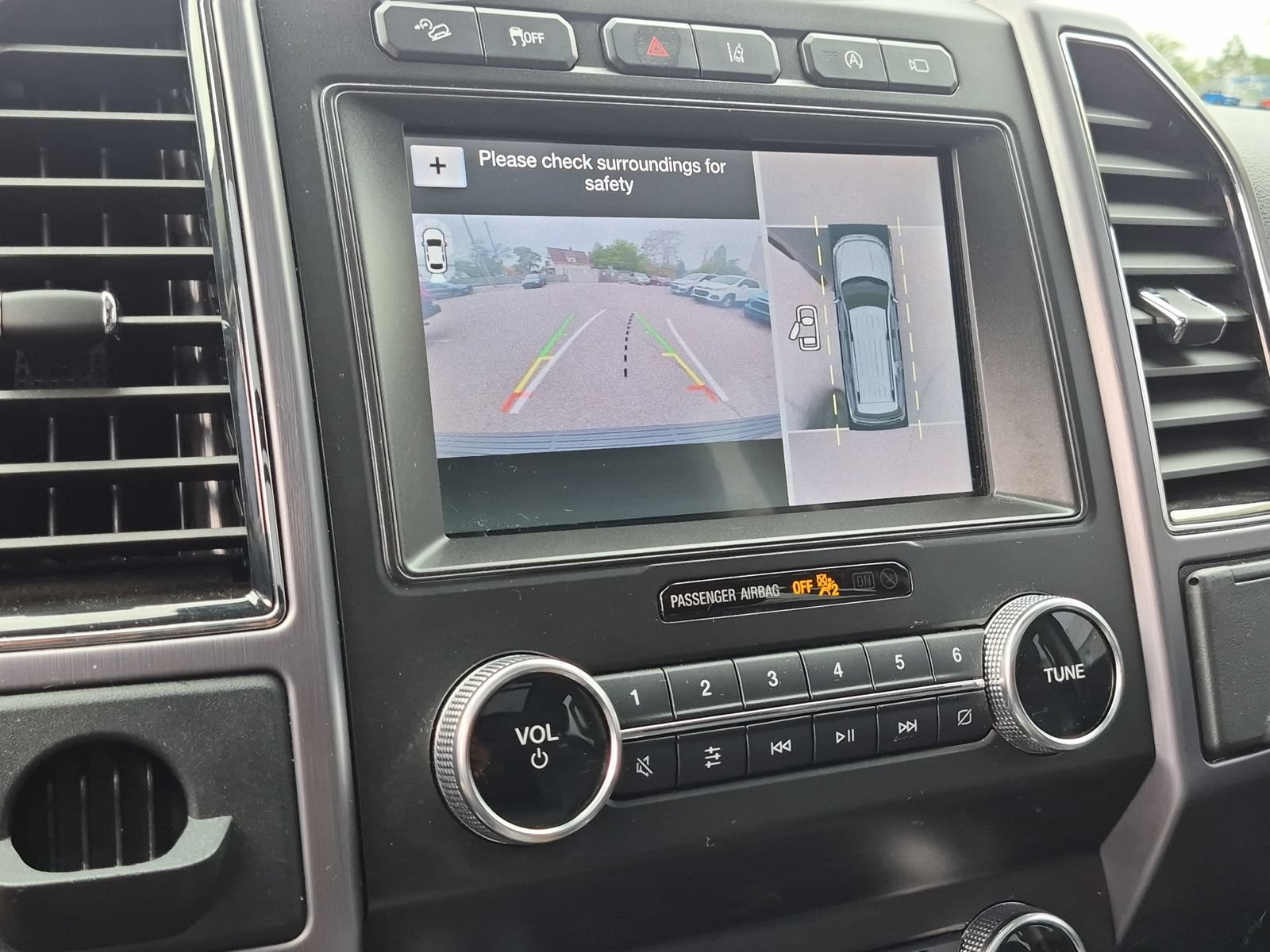 Used 2019 Ford Expedition Max Platinum AWD/4WD image 26
