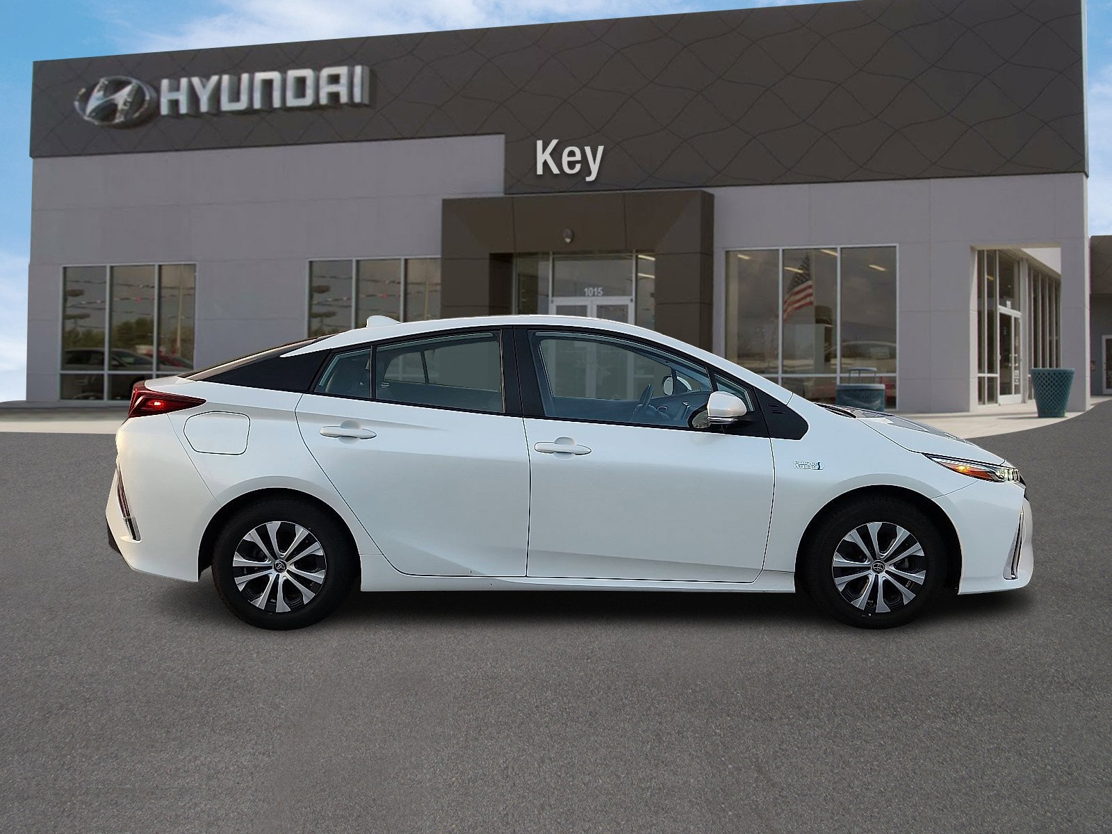 Used 2022 Toyota Prius Prime XLE image 3