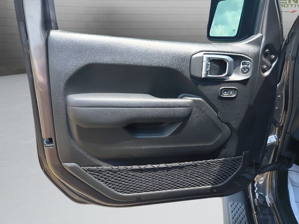 Used 2024 Jeep Gladiator Sport image 11