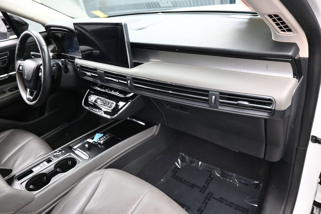 Used 2023 Lincoln Corsair Reserve AWD/4WD image 42