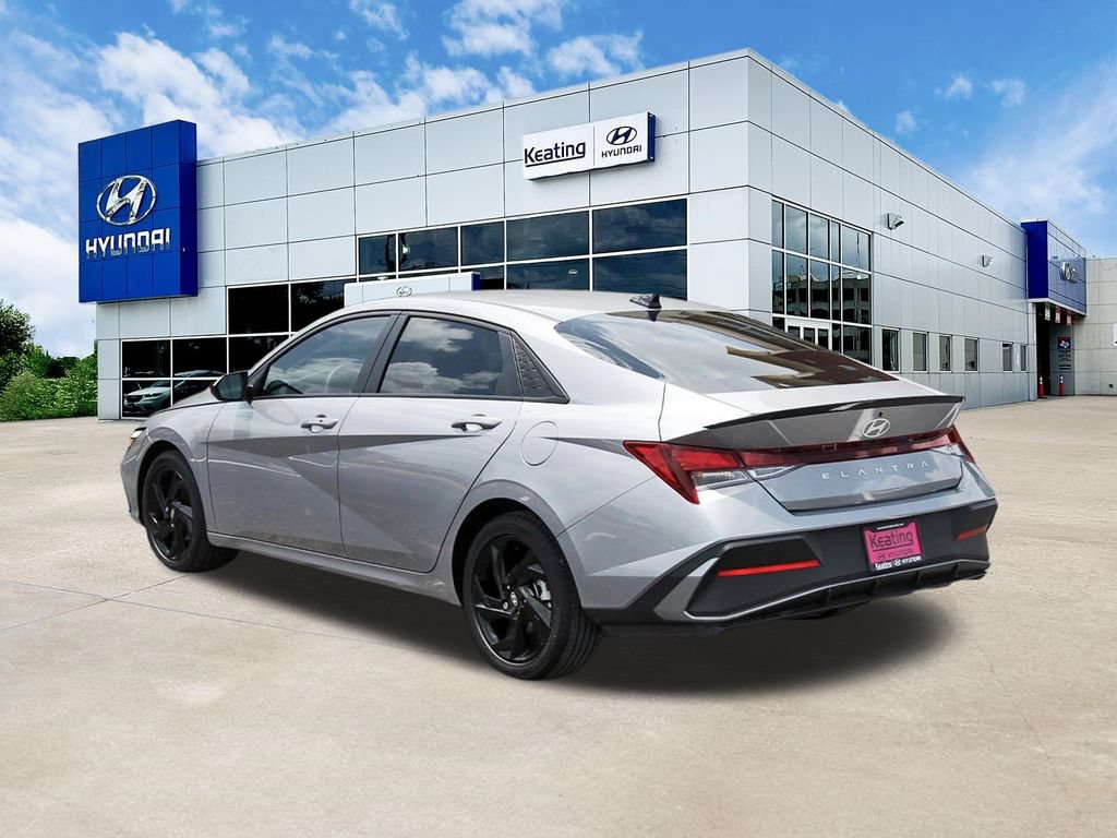 Certified 2026 Hyundai Elantra Sport w/ Cargo Package FWD image 7