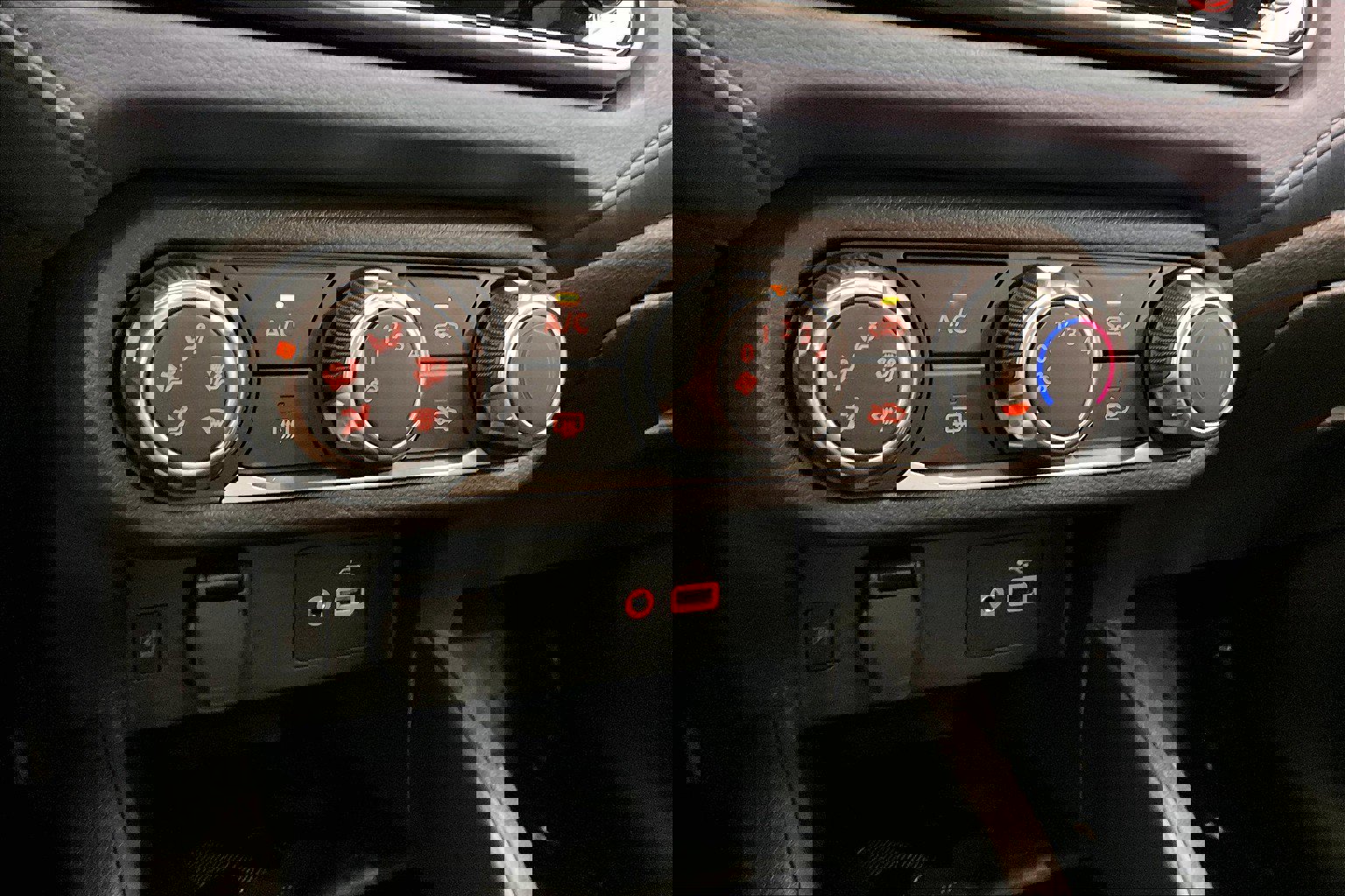 New 2025 Nissan Versa SV w/ Trunk Package image 51