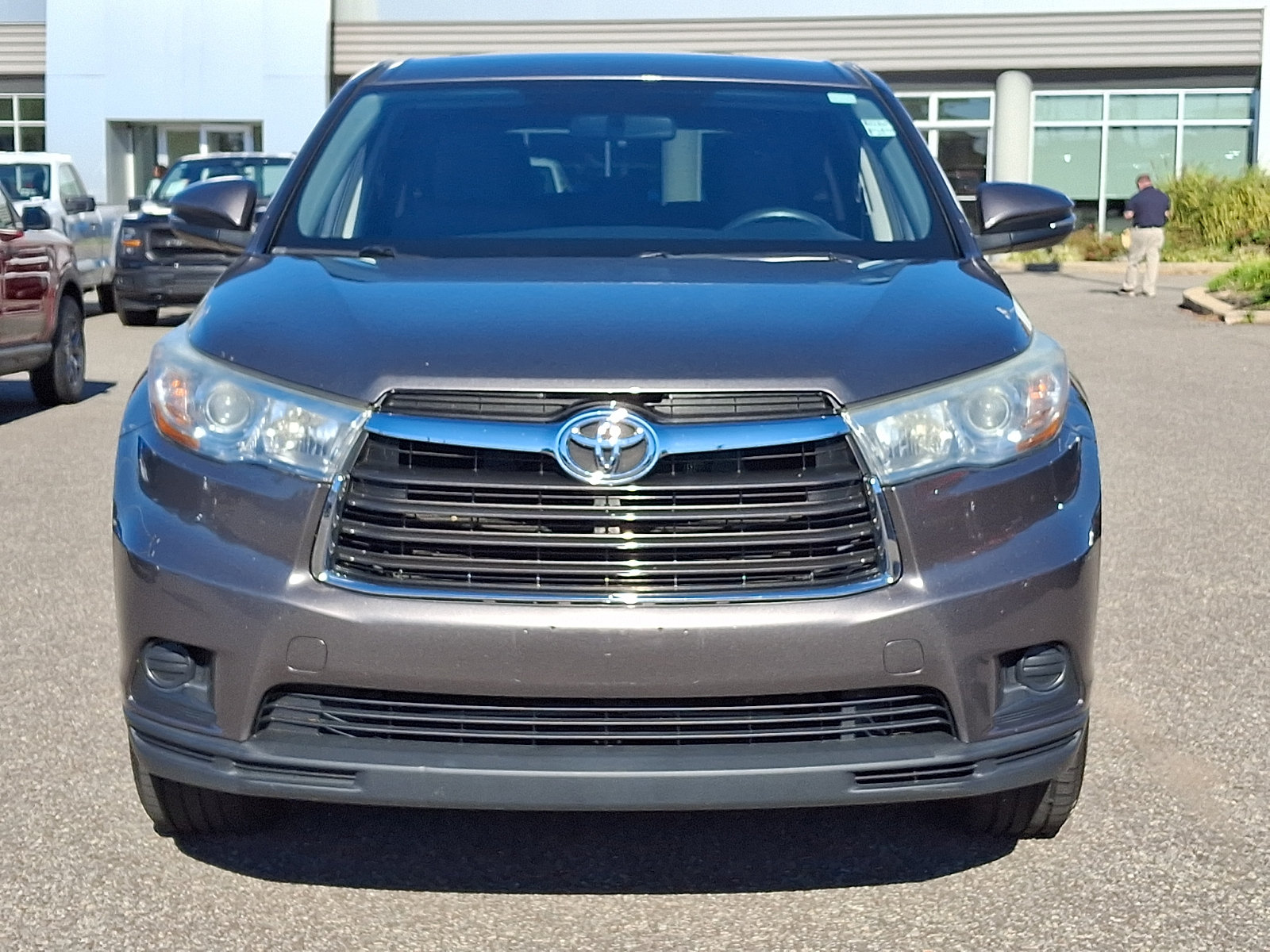 Used 2016 Toyota Highlander LE AWD/4WD image 3