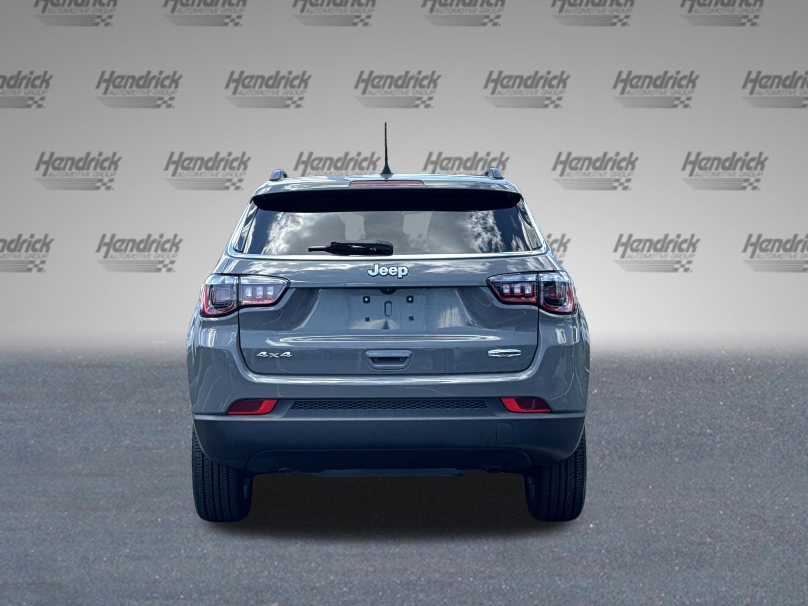 Used 2023 Jeep Compass Latitude AWD/4WD image 9