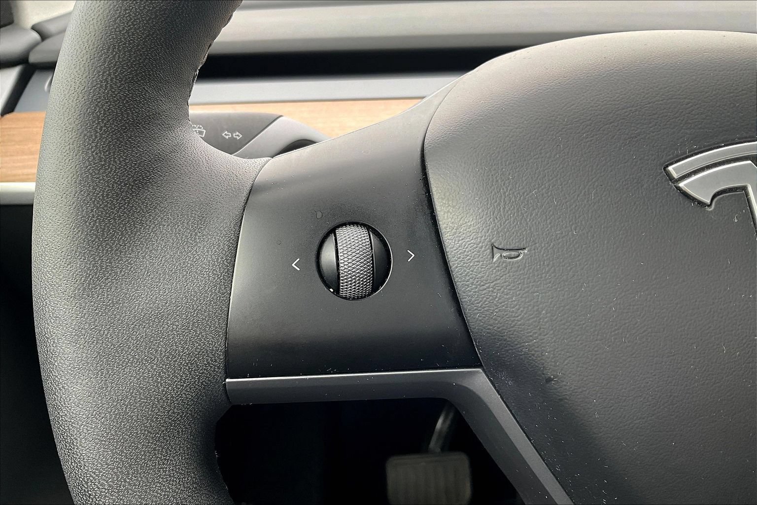 Used 2024 Tesla Model Y Long Range AWD/4WD image 11