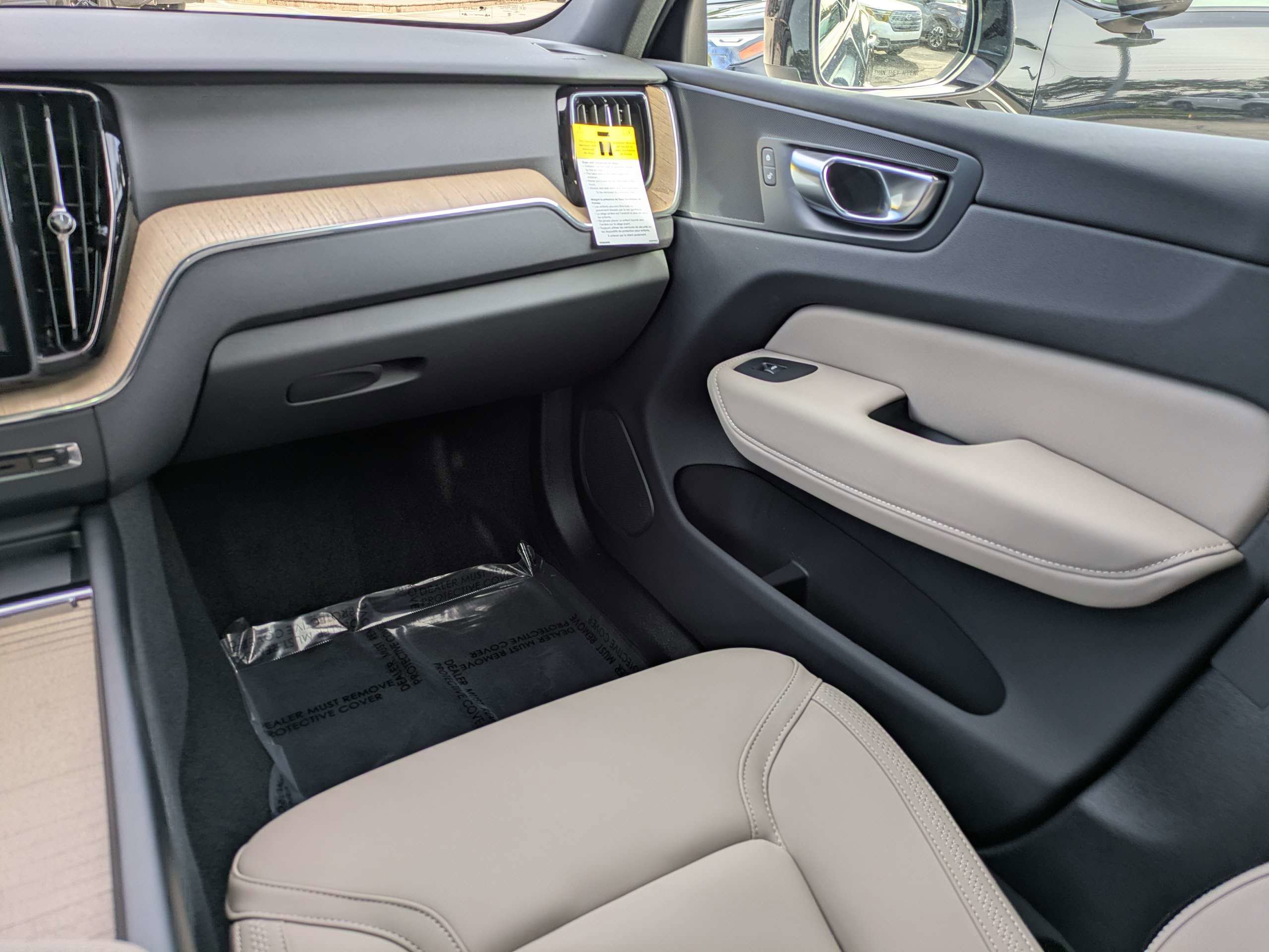 New 2026 Volvo XC60 B5 Plus w/ Protection Package Premier image 18