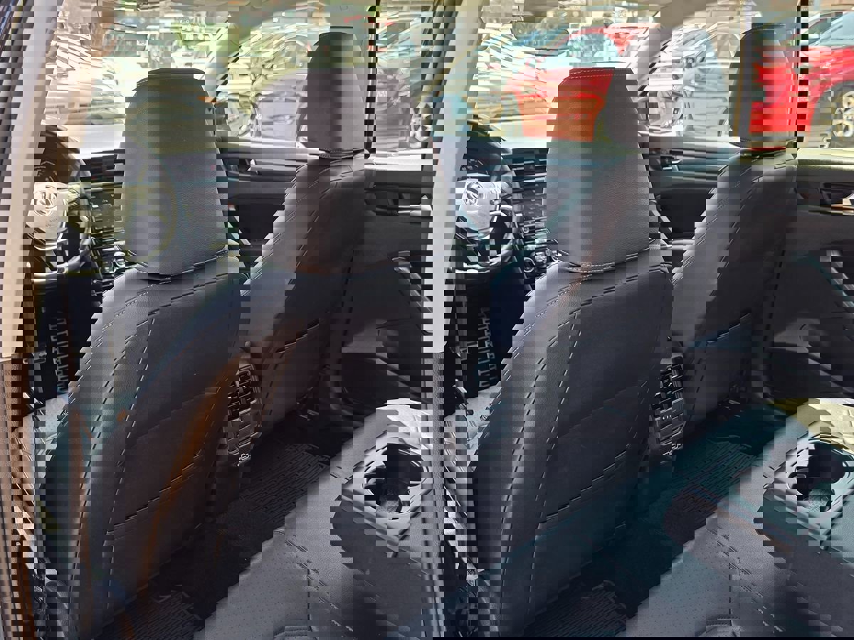 Used 2020 Volkswagen Passat 2.0T R-Line image 29