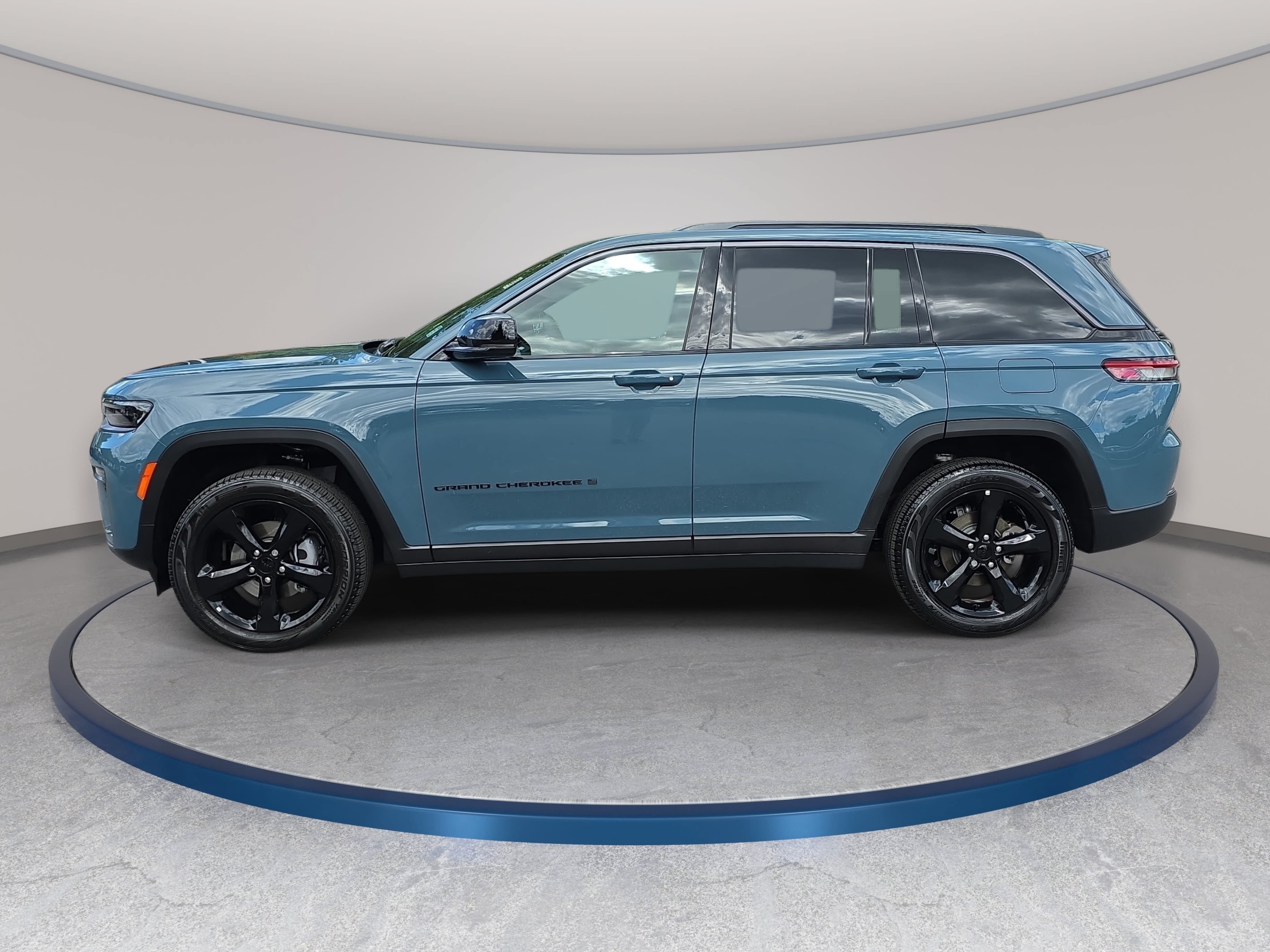 New 2026 Jeep Grand Cherokee Limited w/ Limited Altitude Package AWD/4WD image 8