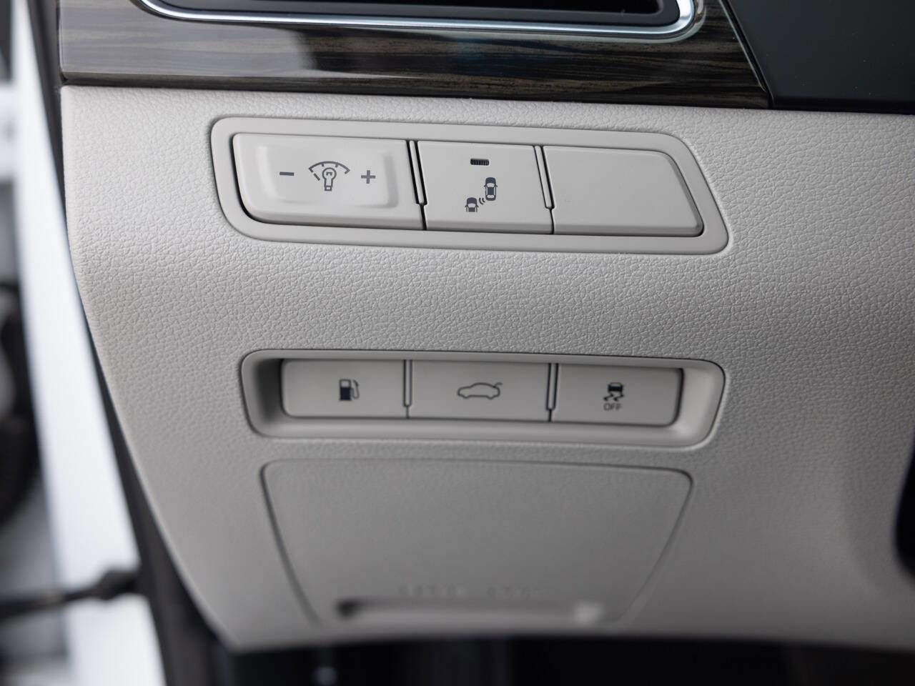 Used 2017 Hyundai Sonata Limited w/ Tech Package 03 image 36