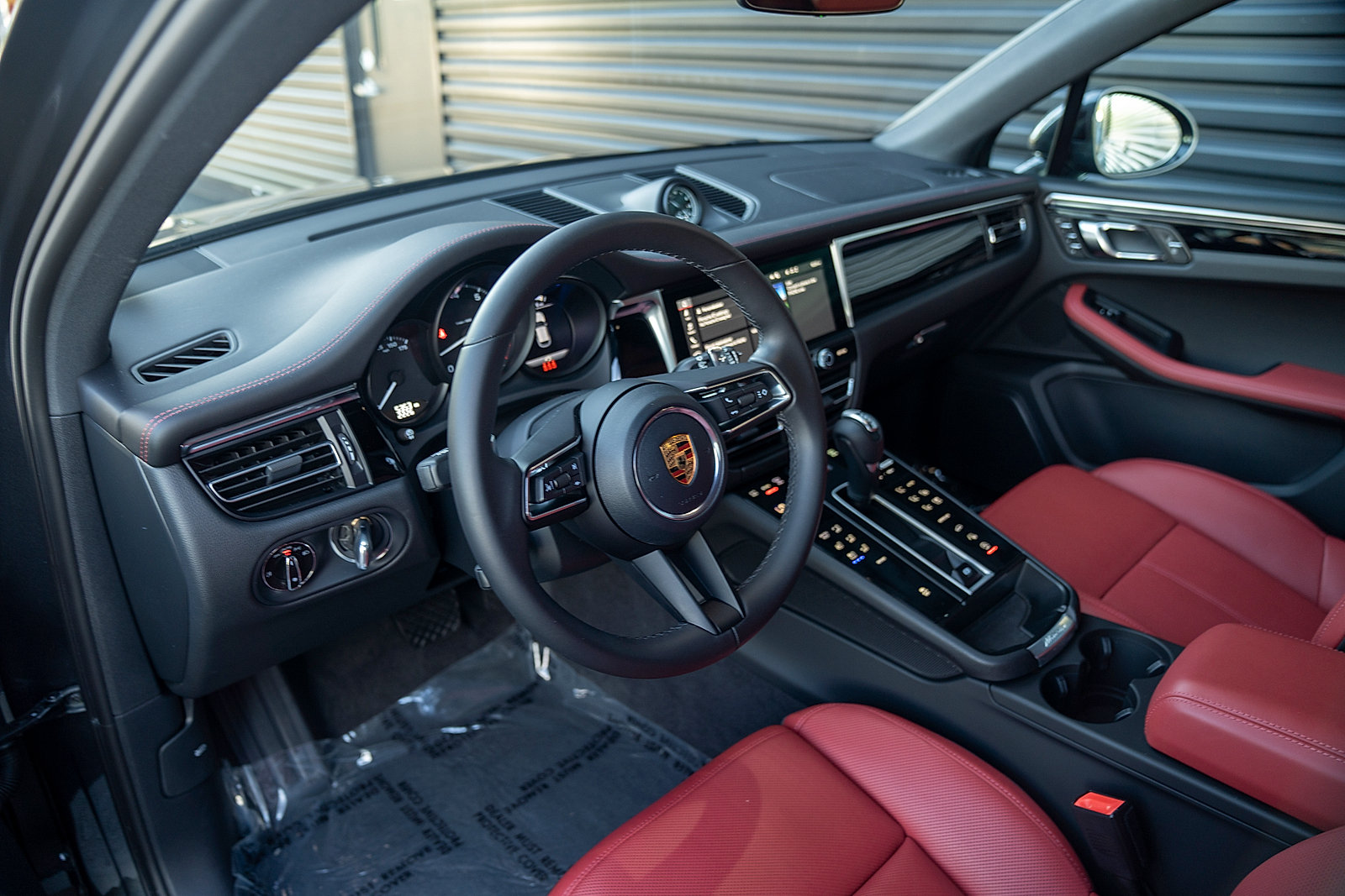 Used 2026 Porsche Macan AWD/4WD image 4