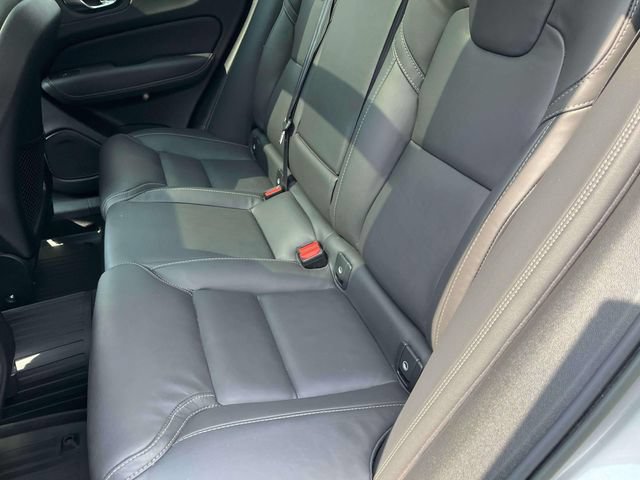 Used 2022 Volvo XC60 B6 Inscription w/ Advanced Package AWD/4WD image 12