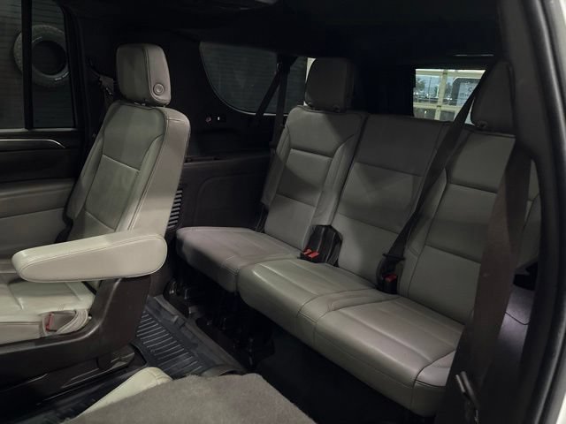 Used 2023 GMC Yukon XL SLT AWD/4WD image 14