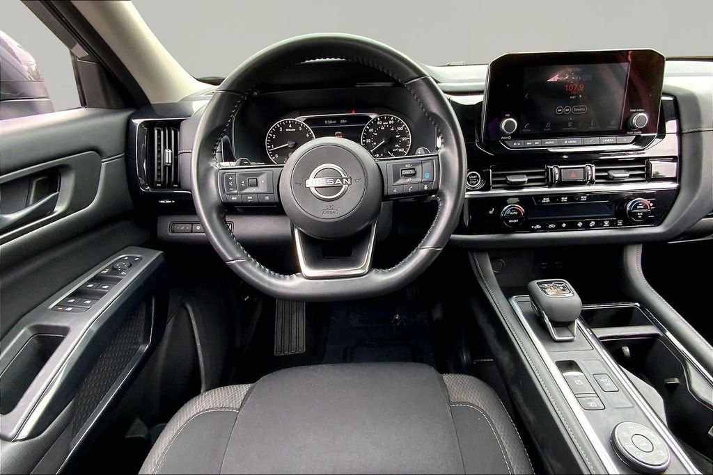 Used 2023 Nissan Pathfinder SV AWD/4WD image 8