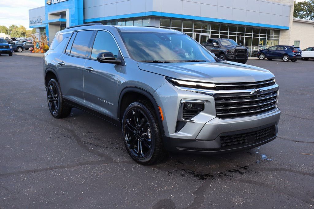 New 2026 Chevrolet Traverse LT w/ Driver Confidence Package image 2