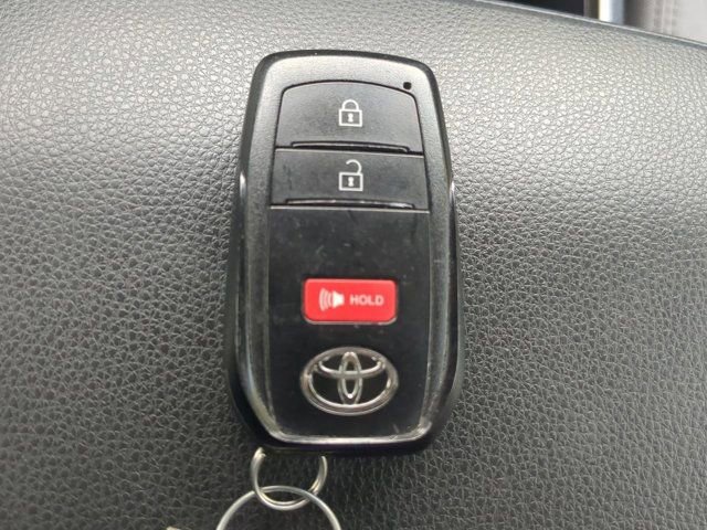 Used 2025 Toyota Tacoma SR5 AWD/4WD image 28