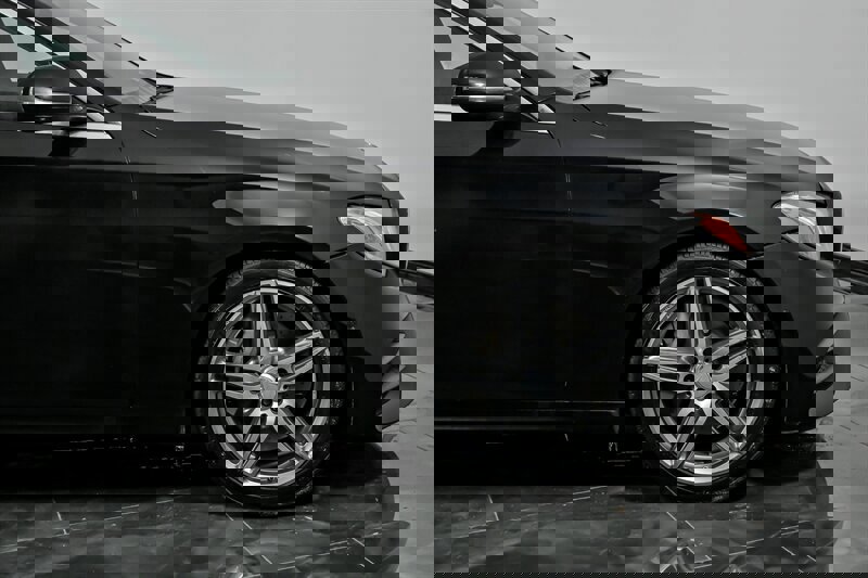 Used 2017 Mercedes-Benz E 300 4MATIC image 14