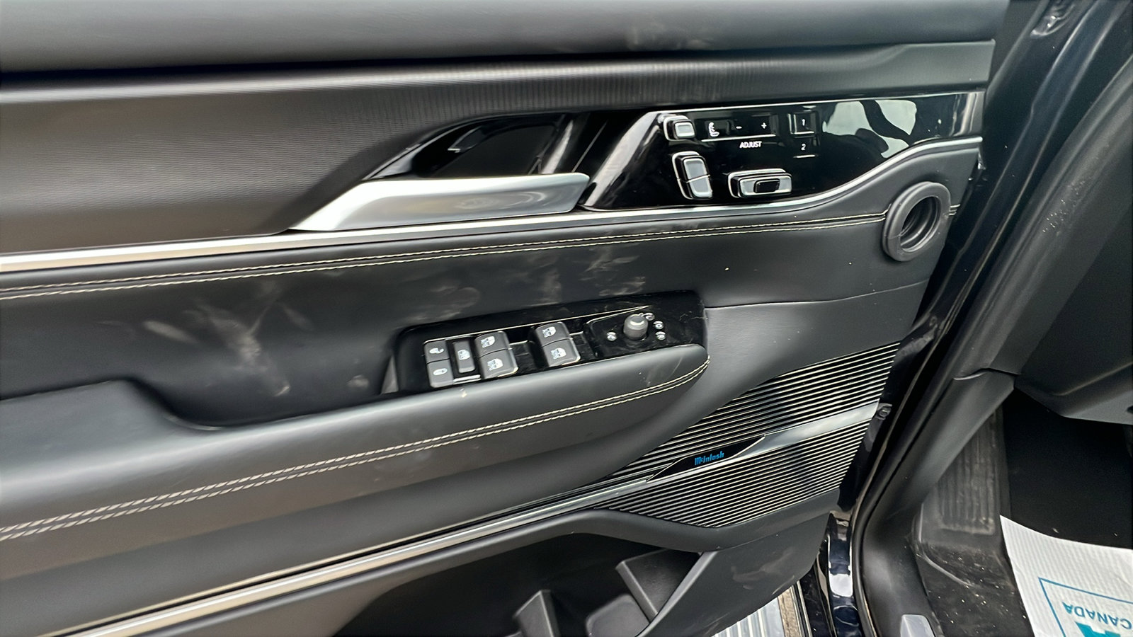 Used 2025 Jeep Grand Wagoneer Series II Obsidian w/ Quick Order Packagew 28T image 15