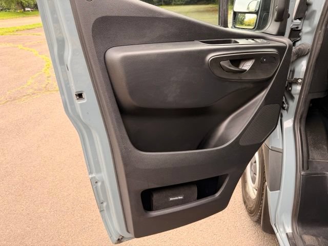 Used 2025 Mercedes-Benz Sprinter 2500 image 12
