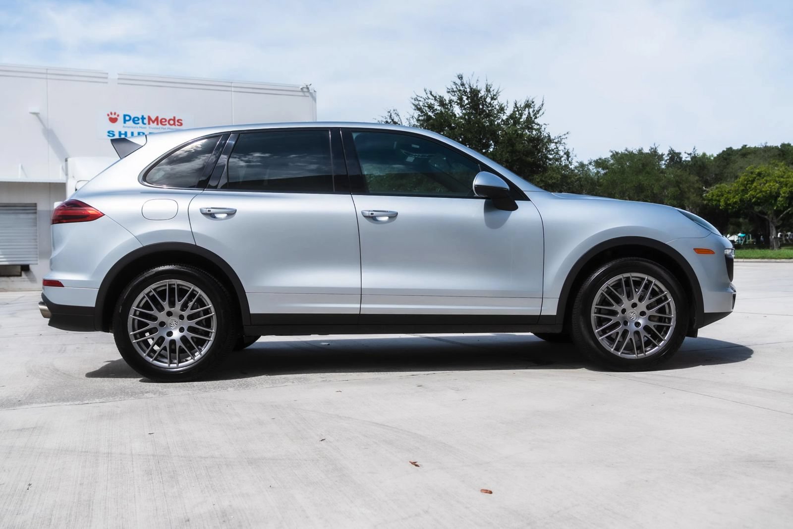 Used 2016 Porsche Cayenne S AWD/4WD image 4