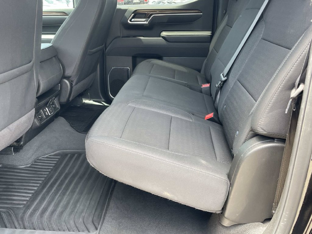 Used 2025 Chevrolet Silverado 1500 LT AWD/4WD image 9