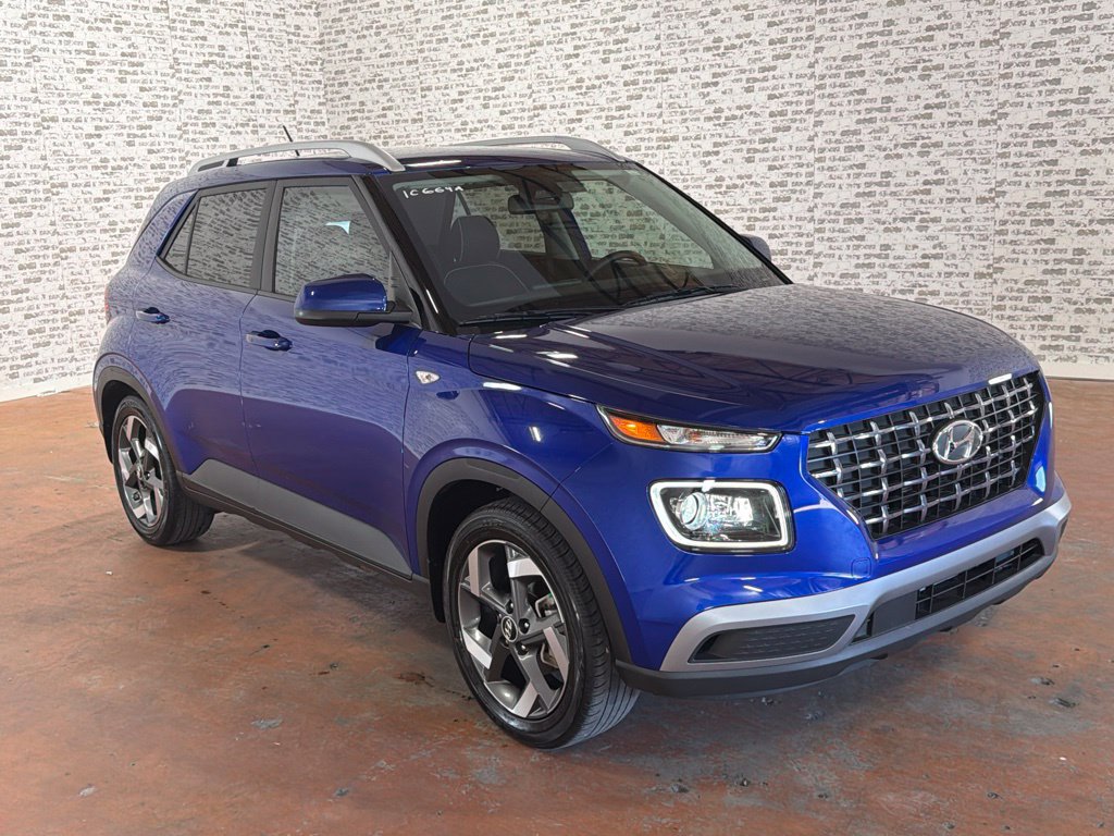 Certified 2024 Hyundai Venue Limited FWD image 1