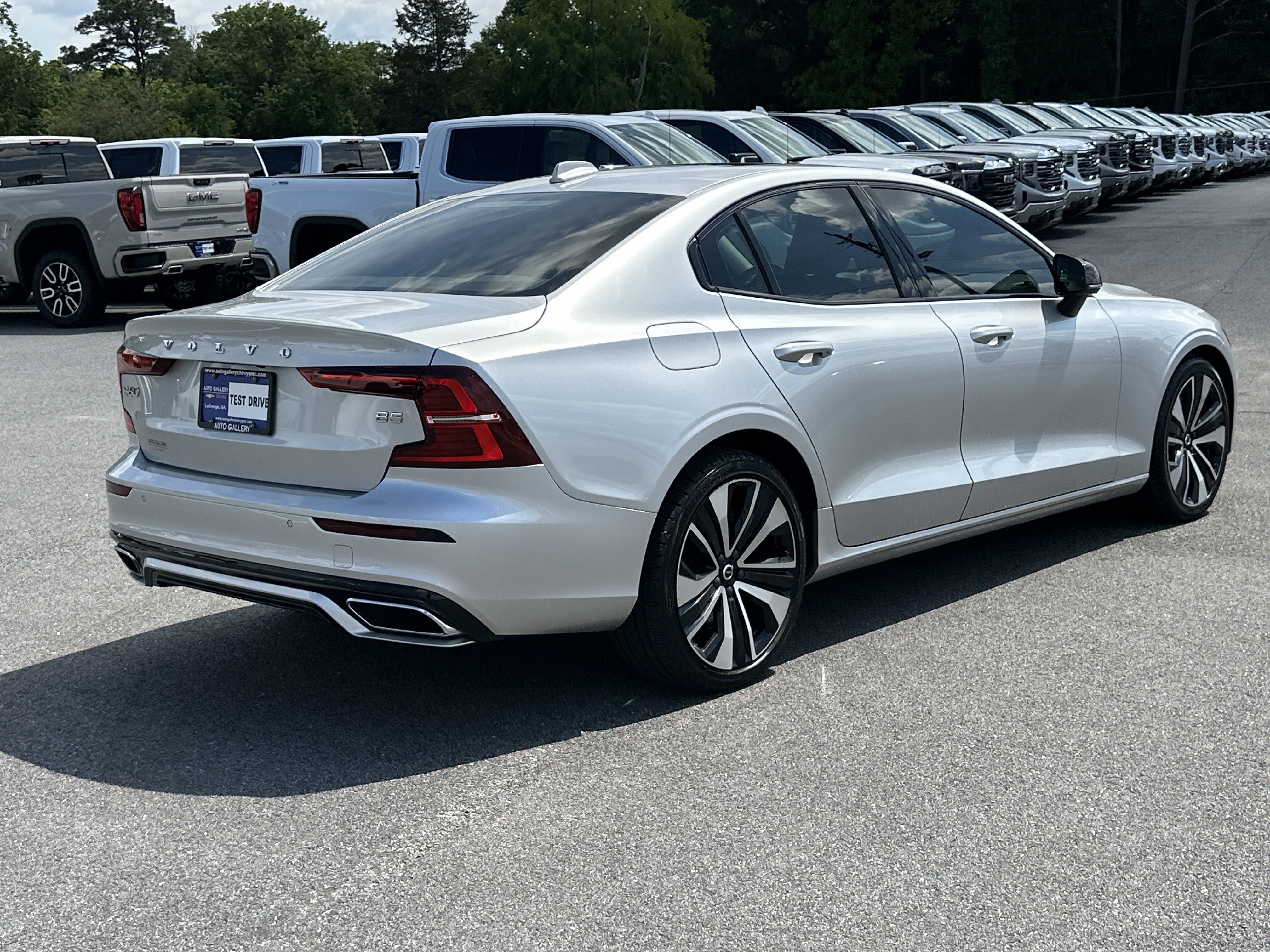 Used 2022 Volvo S60 B5 Inscription FWD image 10