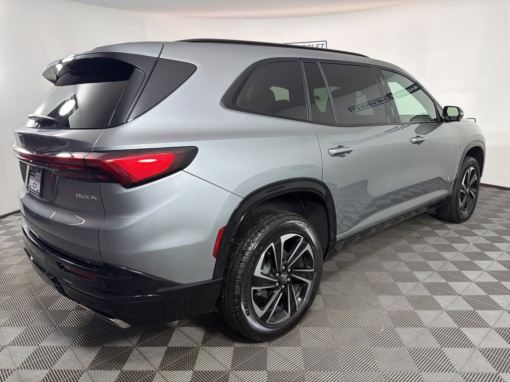 Used 2025 Buick Enclave Sport Touring image 5