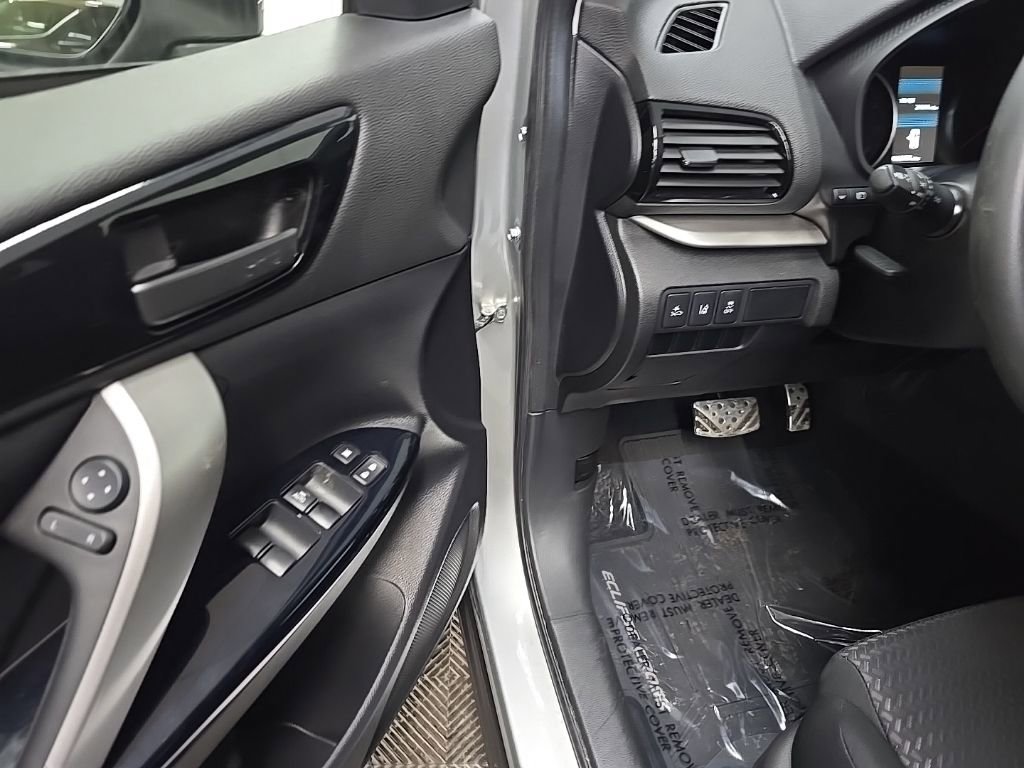 Used 2024 Mitsubishi Eclipse Cross LE image 27