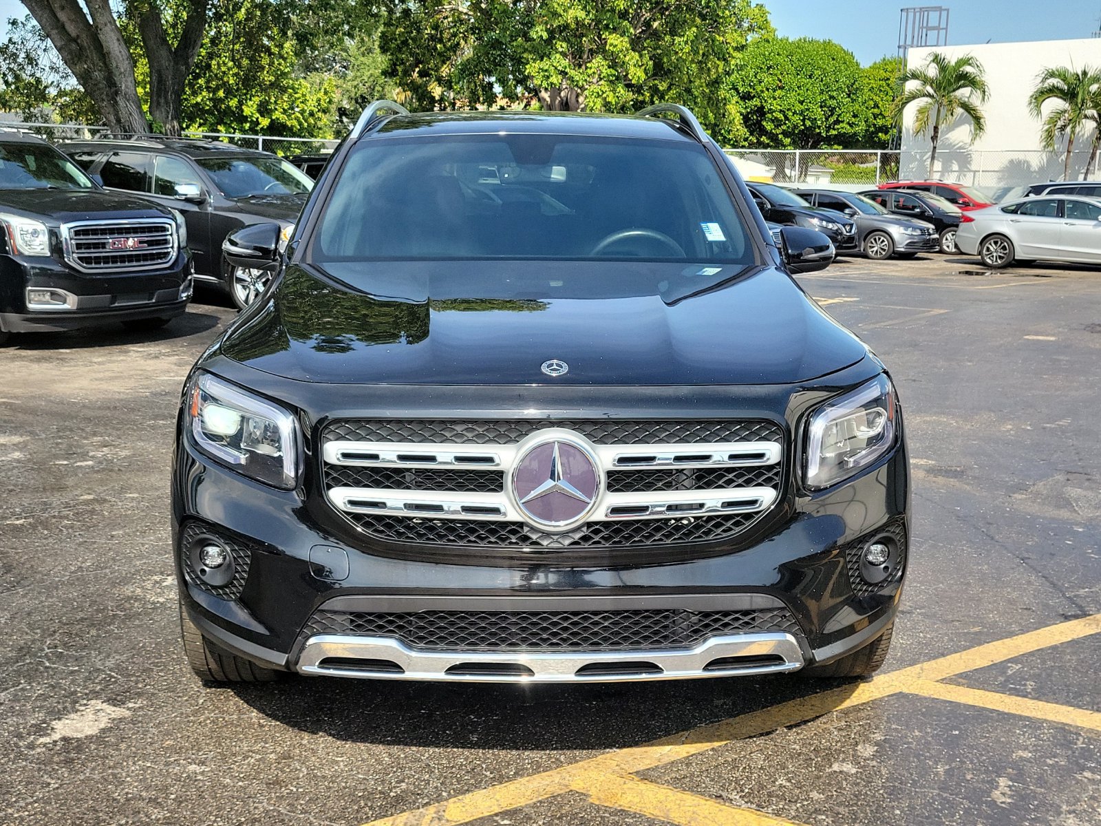 Used 2023 Mercedes-Benz GLB 250 w/ Premium Package image 2