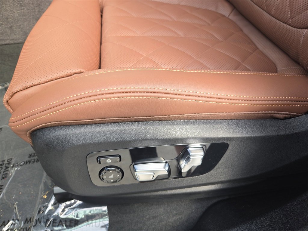 New 2026 BMW X6 M60i w/ Executive Package image 24