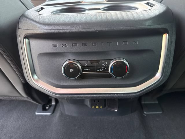 Used 2025 Ford Expedition Active AWD/4WD image 29