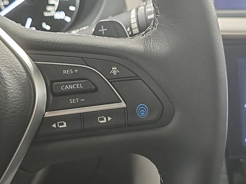 Used 2023 INFINITI QX50 Luxe FWD image 16