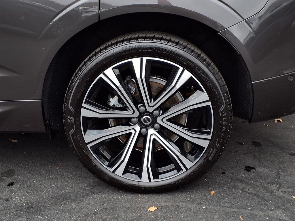 Used 2023 Volvo XC60 T8 Ultimate AWD/4WD image 4