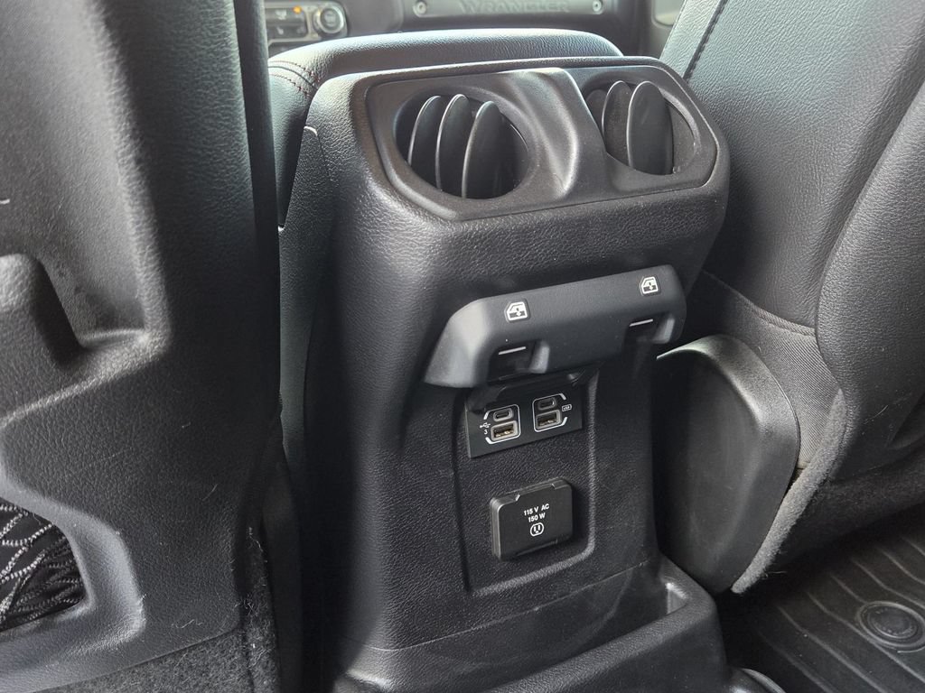 Used 2020 Jeep Wrangler Unlimited Rubicon AWD/4WD image 38
