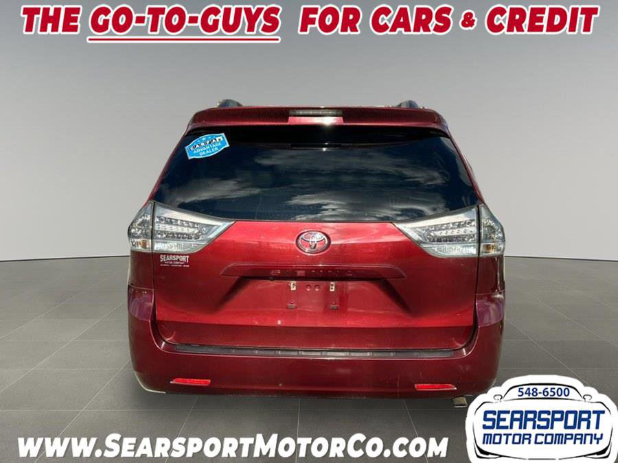 Used 2017 Toyota Sienna LE image 5