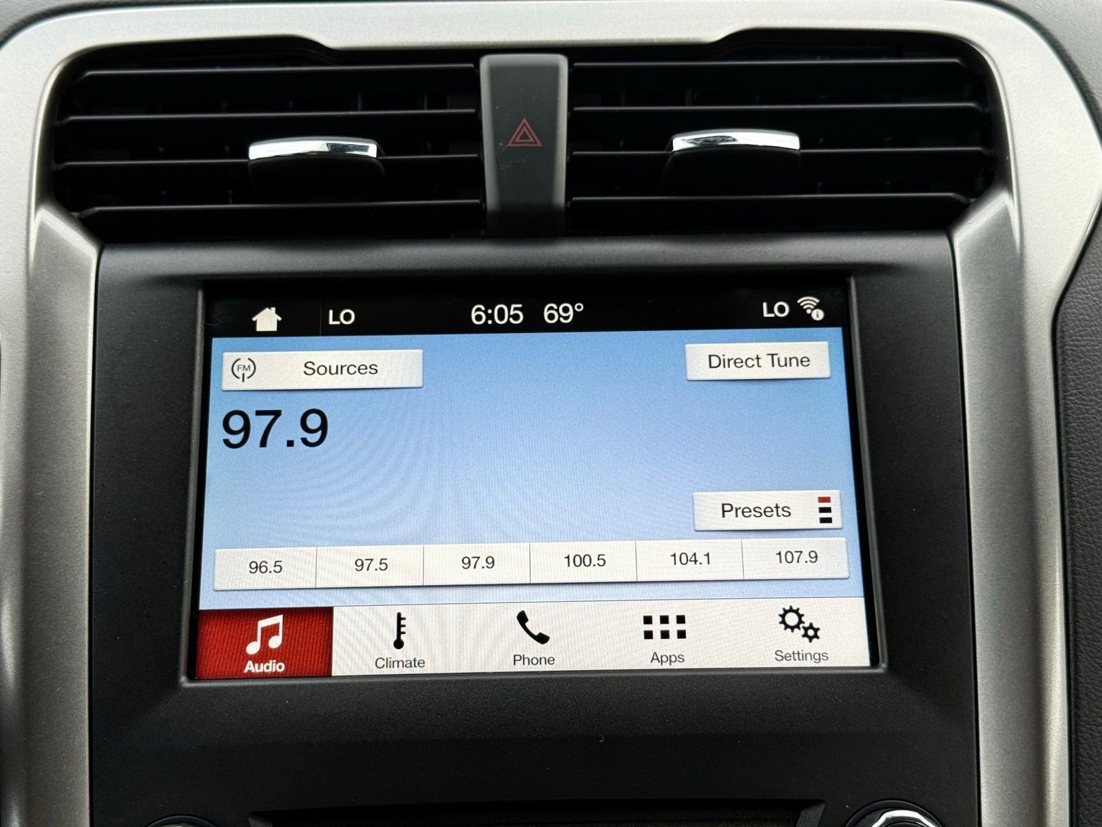 Used 2018 Ford Fusion SE w/ Equipment Group 602A FWD image 33