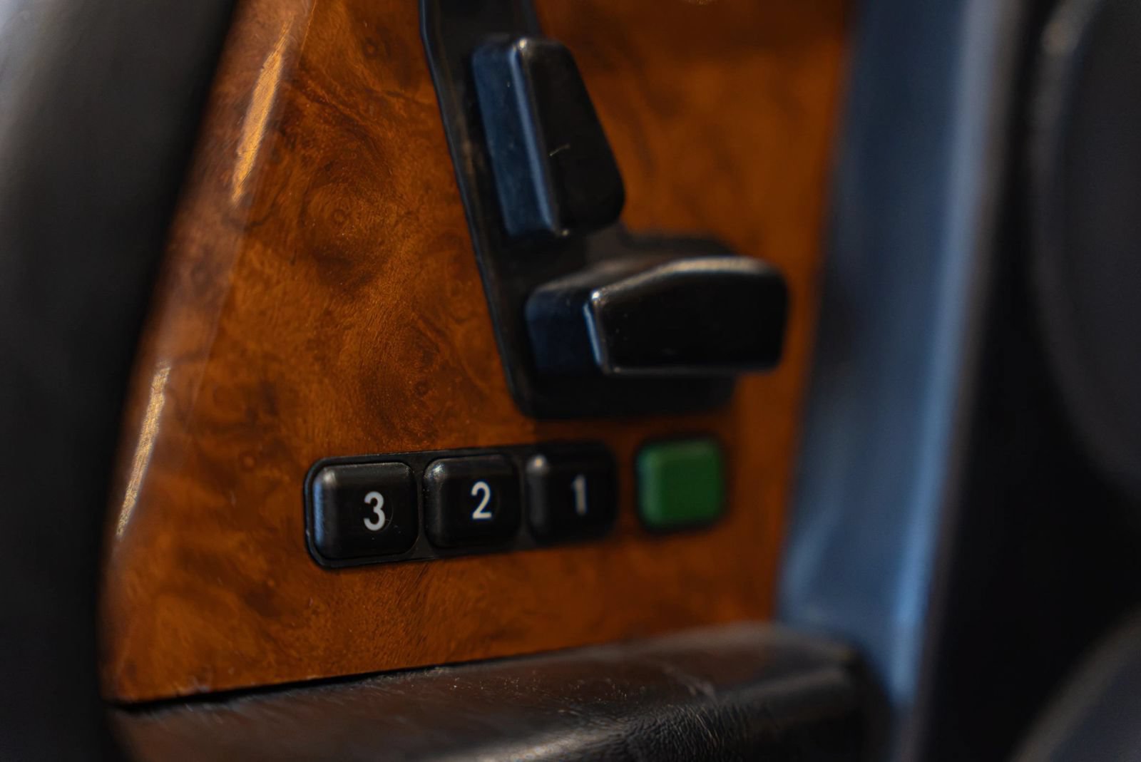 Used 1992 Mercedes-Benz 500 SL image 22