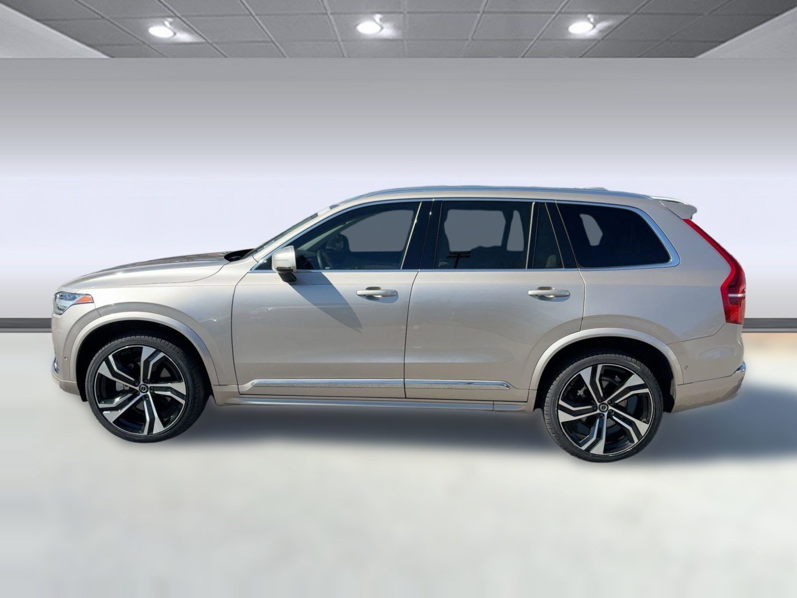 Certified 2024 Volvo XC90 B6 Ultimate w/ Protection Package Premier image 2