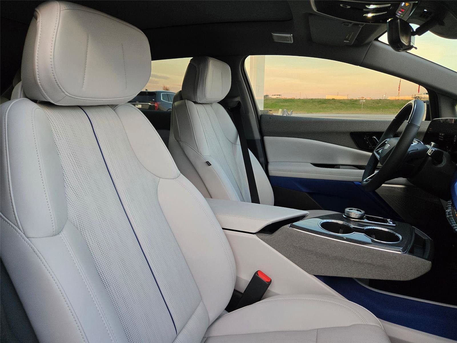 New 2026 Cadillac Optiq Luxury 2 w/ LPO, Floor Liner Package AWD/4WD image 28