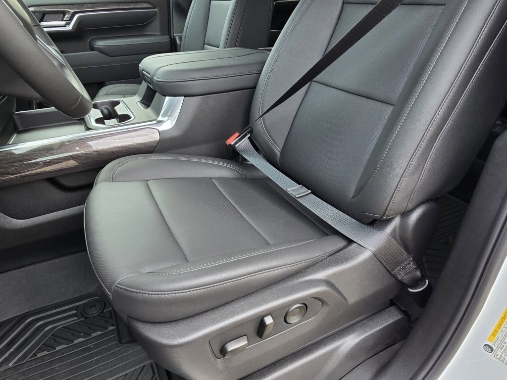 New 2025 Chevrolet Silverado 2500 LTZ w/ LTZ Premium Package image 16