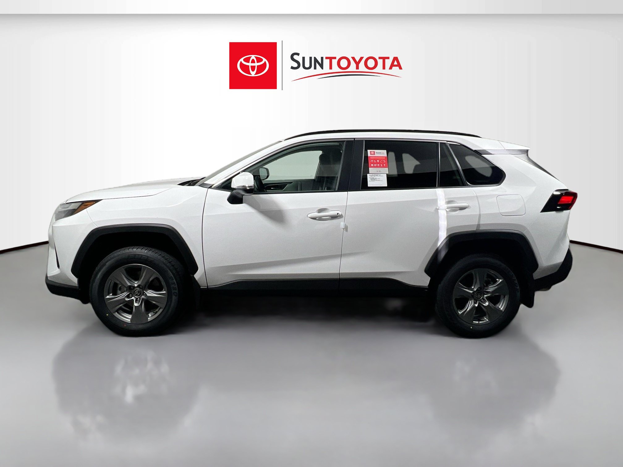 Used 2025 Toyota RAV4 XLE AWD/4WD image 7