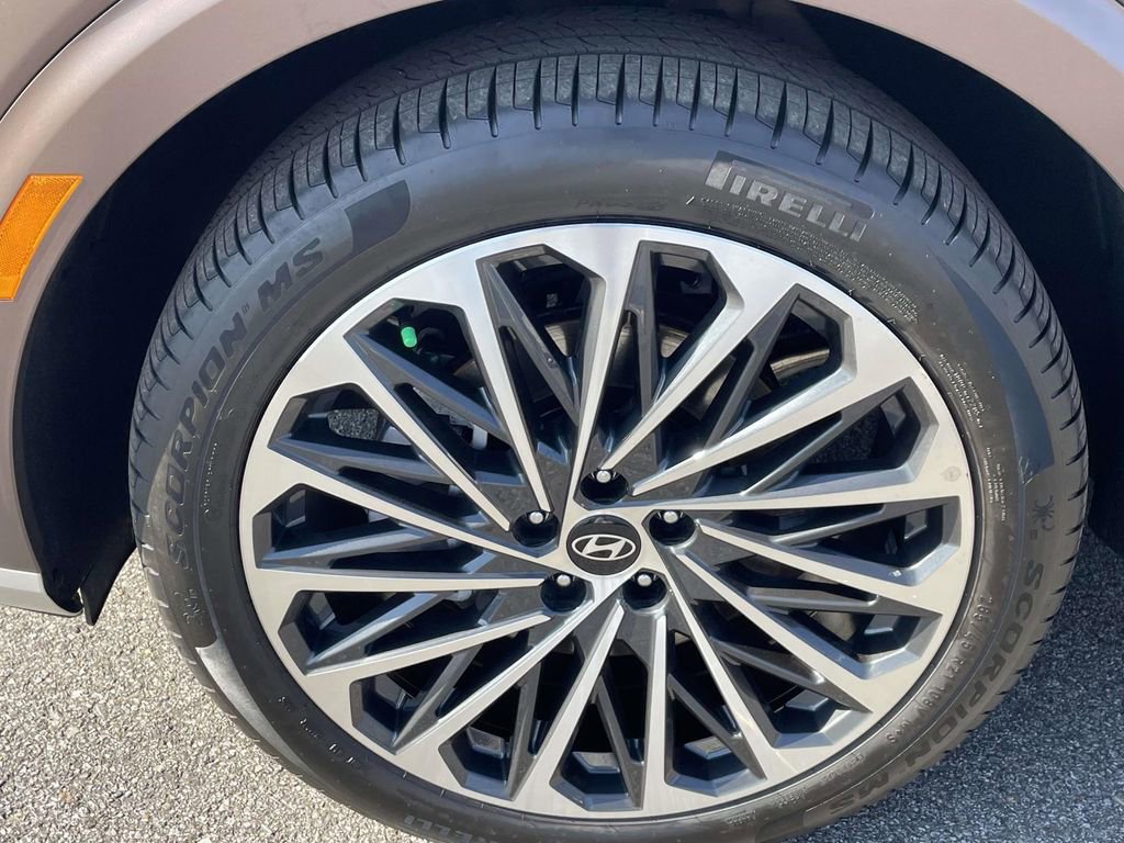 Used 2026 Hyundai Palisade Calligraphy image 8
