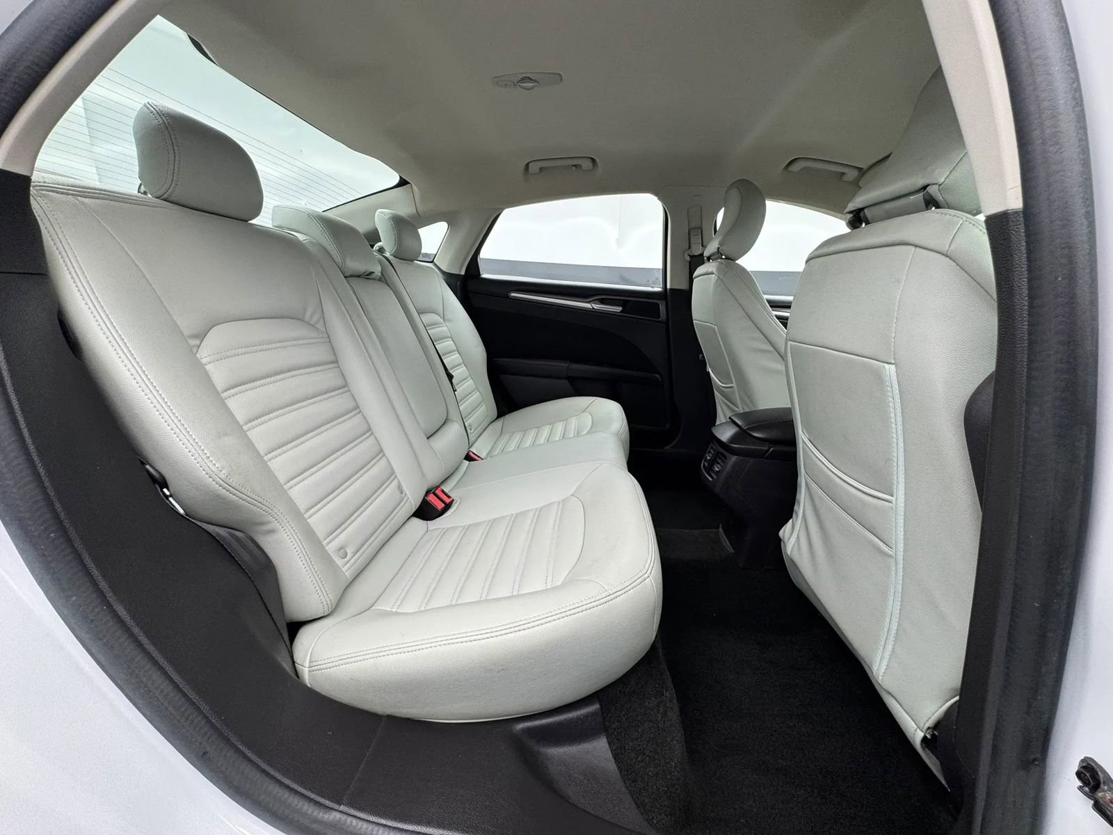 Used 2016 Ford Fusion SE image 37