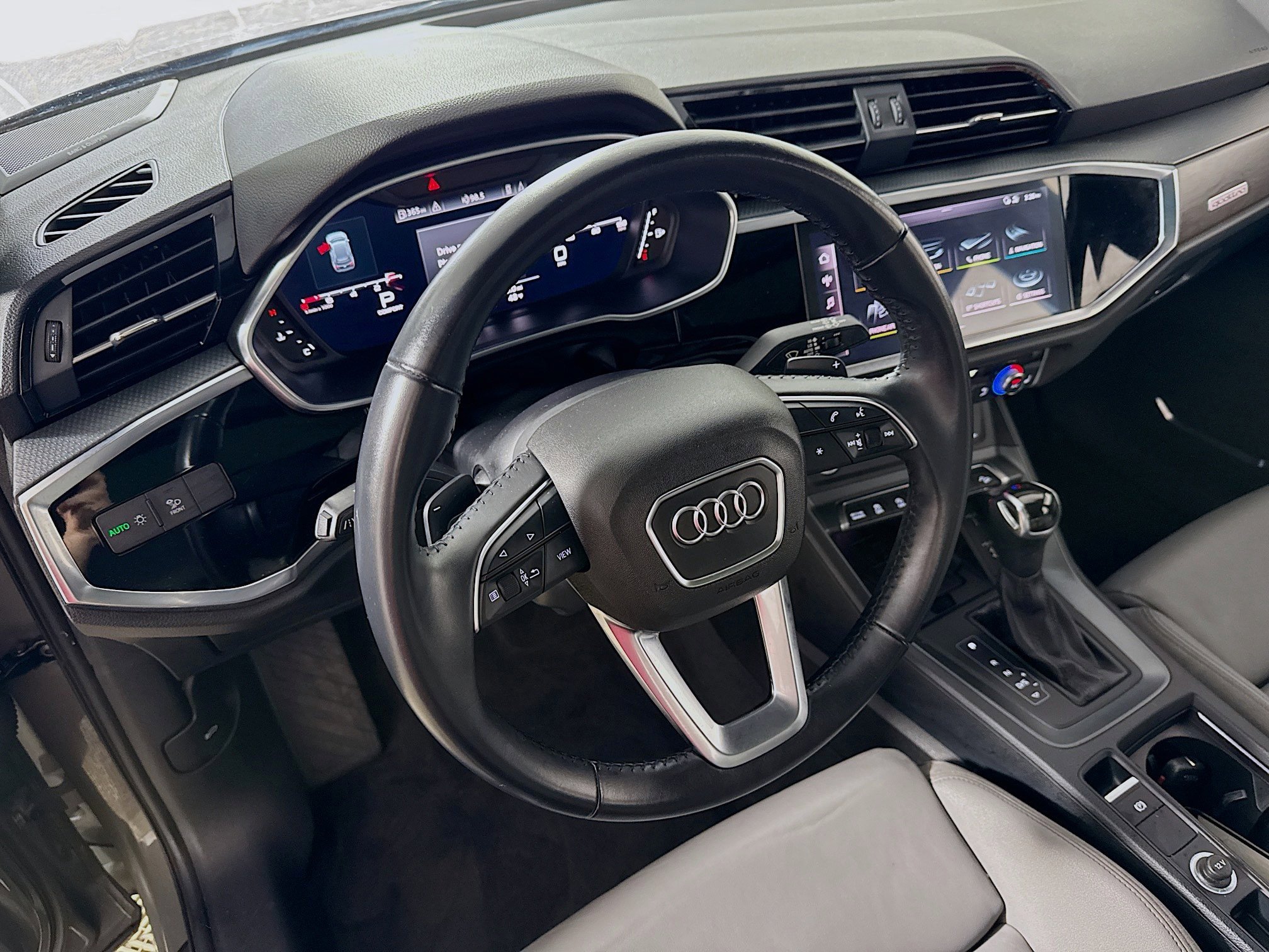 Used 2020 Audi Q3 2.0T Prestige AWD/4WD image 25